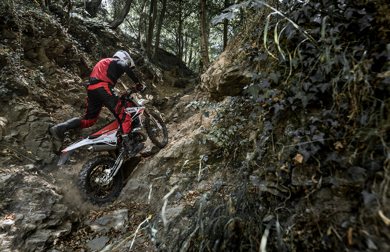 Load image into Gallery viewer, 03170490_4.png
