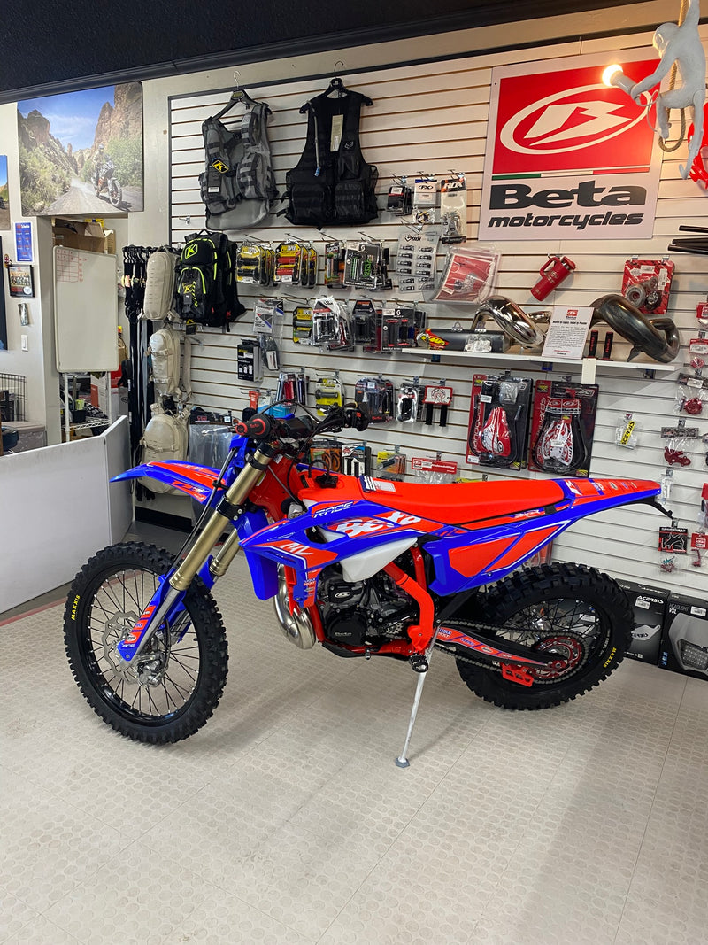 Load image into Gallery viewer, 2026 Beta 300 RR Race 2-Stroke
